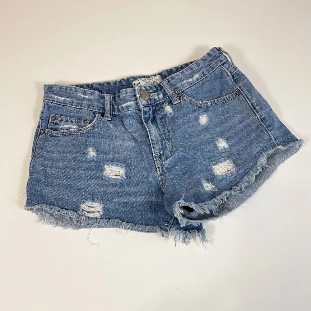 Free People Distressed Denim Cut-off Shorts Blue Size‎ 25 Mid Rise Dark Wash